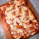 Plain Cheese (Whole pie, cut in 8 slices)