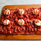 Burrapizza Cafonata (Whole pie, cut in 8 slices)