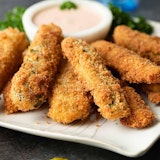 BATTERED FRIED PICKLE SPEARS
